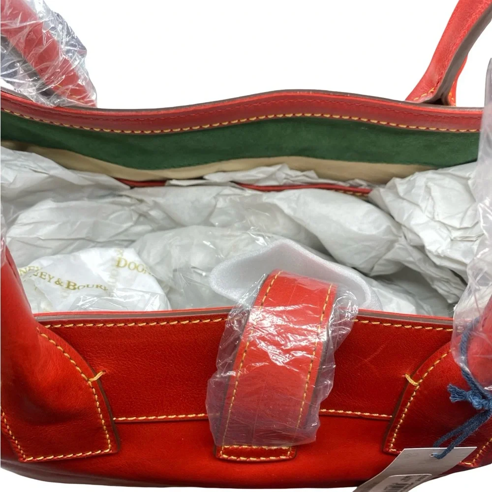 Chic Red Leather Shoulder Bag - Picture 7 of 10